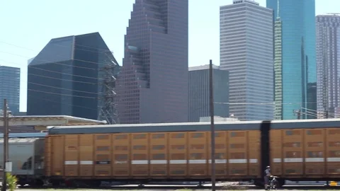 Train Rolling through Downtown Houston Video stock 89739597