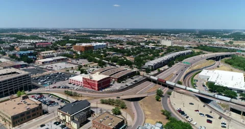 Train running through downtown Fort Worth Video stock 201433090