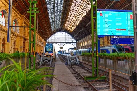 Train Schedule Display at Eastern Railway Station, Budapest Stock-Fotos