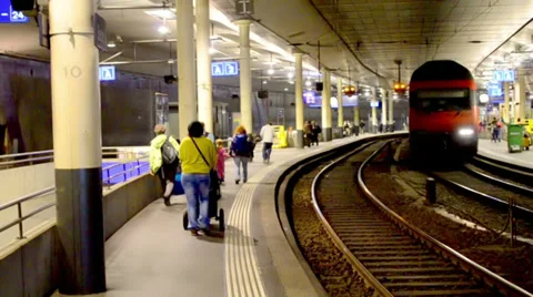 Train Station 스톡 동영상 32191047