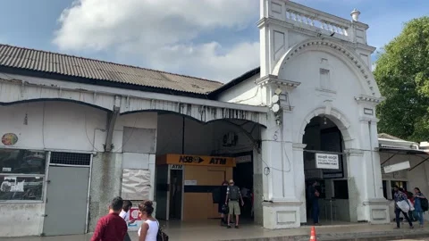 Train station in Sri Lanka 스톡 동영상 182125682