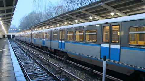 The train stops at the station. Empty station in snowy time 스톡 동영상 94485096