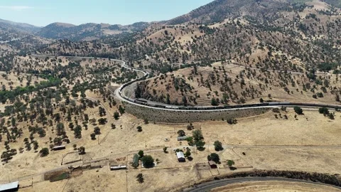 Train - Tehachapi Loop, Shipping Video stock 280325777