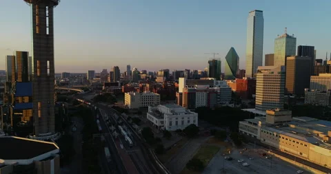 The Train through downtown Dallas Video stock 150208408