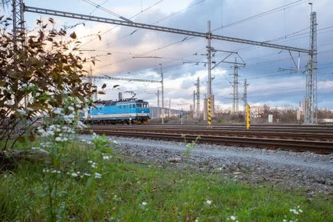 The train of the track arrives Stock Photos