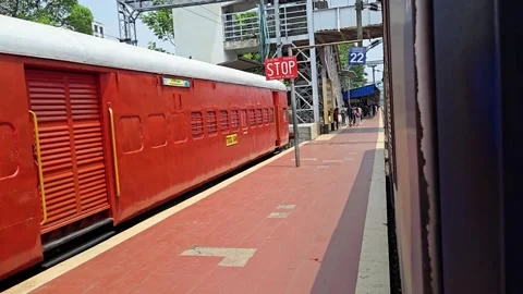 Train window view capturing the anticipation of arrival at Thiruvananthapuram Ce 库存影片 336374014