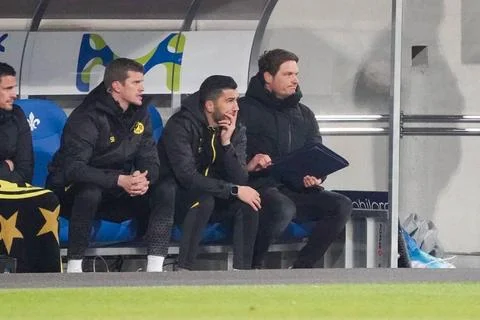  Trainer Edin Terzic (Borussia Dortmund, BVB) mit seinen neuen Assistenten... Stock Photos