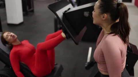 Trainer motivates final repetitions Stock Footage 337114821