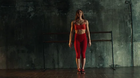 Trainer is working out in a gym. Video stock 90279764