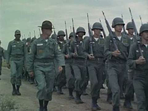 Training to become a drill sergeant, early 1960s 動画素材 75328253