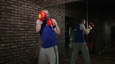 Training a boxer at the gym 스톡 동영상 67514105