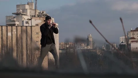 Training boxer or fighter. View through a broken window. Vídeos de archivo 133232147