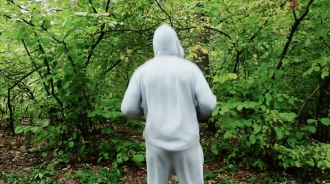 Training in Boxing in the woods Video stock 68201777