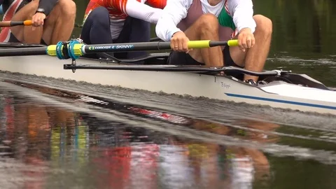 Training in rowing on the lake. Slow motion. Vidéo 85189888