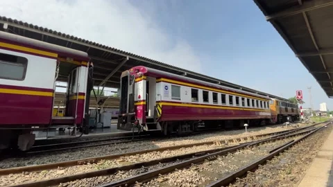Trains bogie attach together at Hua Lamphong Railway Station, tourist attraction Video stock 172029883