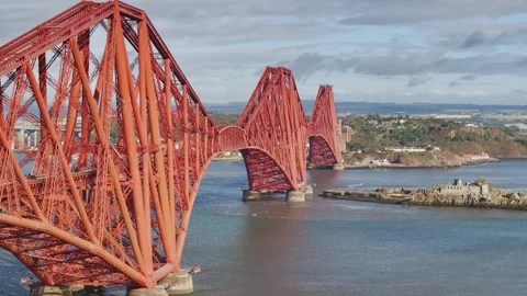 Trains on Forth Bridge from a drone, Queensferry Crossing, Scotland Vidéo 317099840