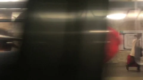 Trains in Paris Metro Video stock 82938354