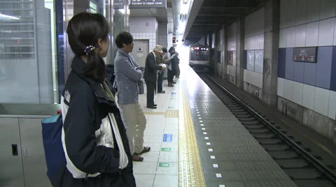 Trains in Tokyo Video stock 32238384