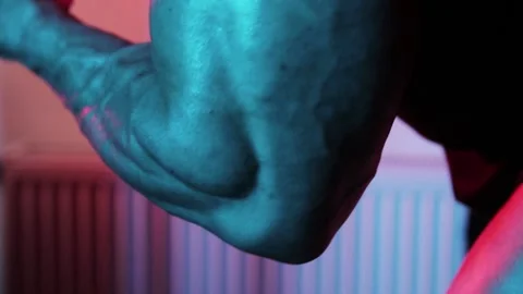 Trains triceps Stock Footage 132182052