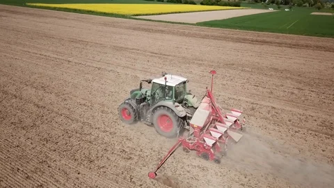 Traktor and seeding machine Stock Footage