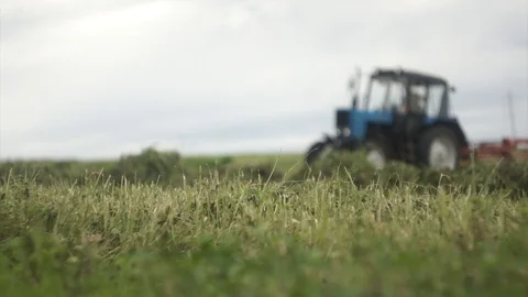 Traktor. spring farm Stock Footage 101026980