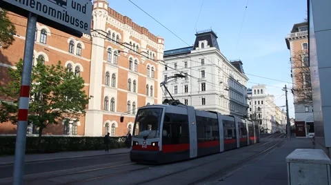 Tram on the streets of Vienna Vídeos de archivo 60603823