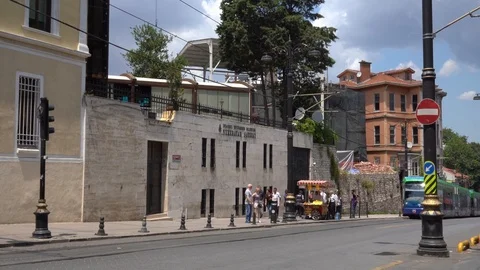 Tram in Sultanahmet District. Video stock 112554990