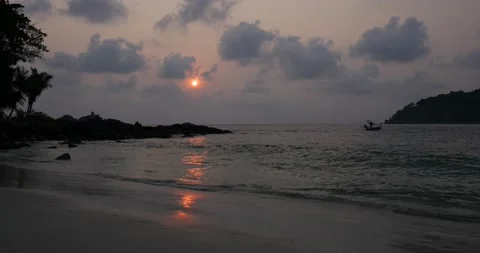 Tranquil deserted beach sunset P2080246-15s-no-audio Stockbeeldmateriaal 238455553