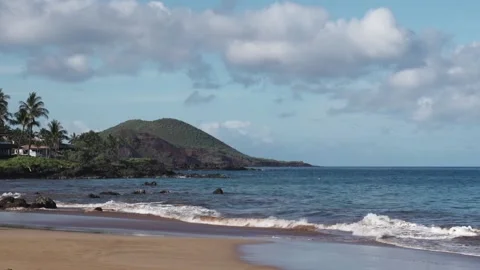 Tranquil empty white sandy beach in tropical Maui Hawaii. Stock Footage 134848691