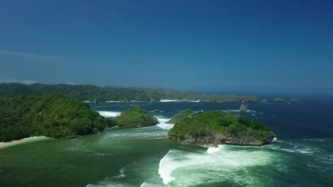 Tranquil Ocean Waters at Teluk Asmara Beach Malang August 3 2026 Stock-Footage 342038655