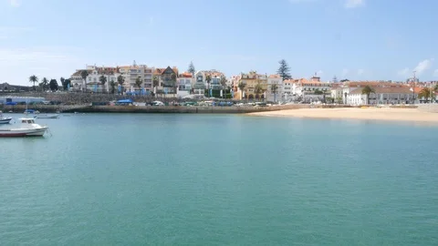 Tranquil Praia do Ribeiro in Cascais, Portugal Stock-Footage 129090983