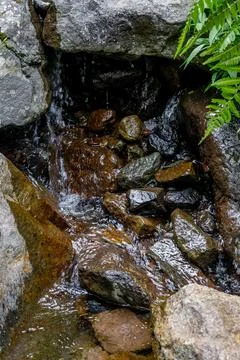 Tranquil Waterfall in a Natural Setting Foto stock