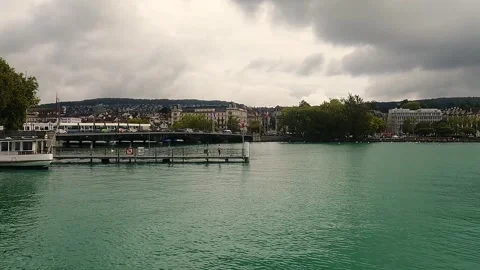Tranquil waterfront  of Zurich Vídeo Stock 345591625