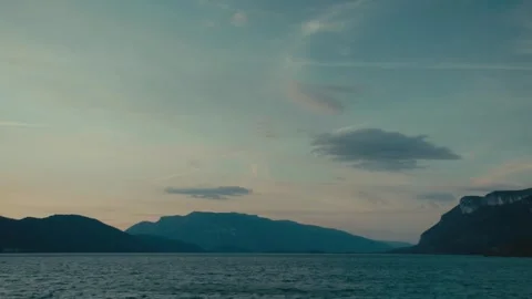 Tranquility at Dusk over Lac du Bourget, Aix-les-Bains, Savoie Vidéo 284352975