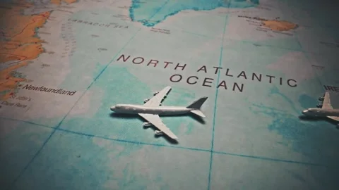 Transatlantic flights between Europe and North America on world map. Stock Footage 330063112