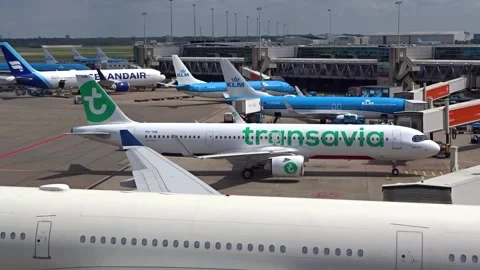 transavia airbus a321neo arriving gate Stock Video Pond5