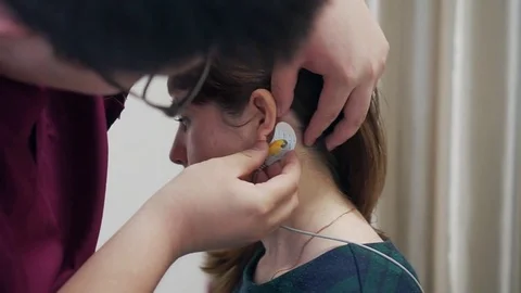 Transcranial magnetic stimulation of the head. Video stock 81416479