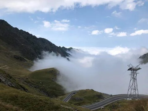 Transfagarasan Road in the clouds 库存照片