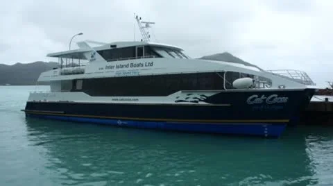 Transfers  on  catamaran Видео 8967903