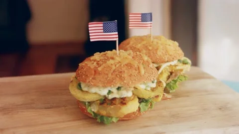 Transition effect of green tomato blt burger, vegan burger Stock Footage 231790998