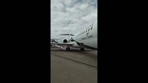 TransNusa’s COMAC ARJ21-700 regional jet Vídeo Stock 343598664