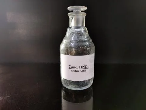 Transparent bottle filled with reagent solution 10 Foto stock