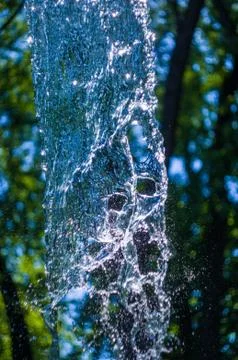 Transparent falling water flows Foto stock