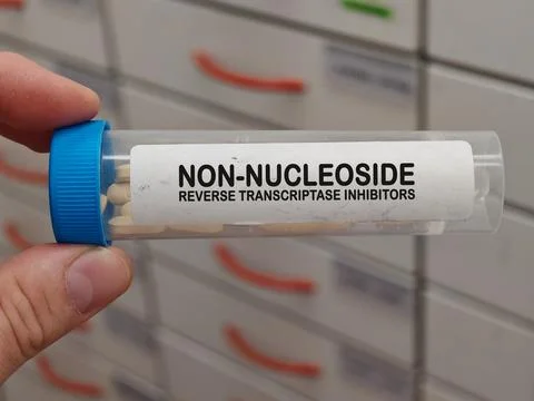 Transparent plastic box of NON-NUCLEOSIDE REVERSE TRANSCRIPTASE INHIBITORS NNRTI Stock-Fotos