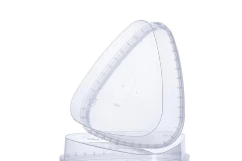 Transparent plastic triangular container with transparent lid - 500 ml, trian Photos