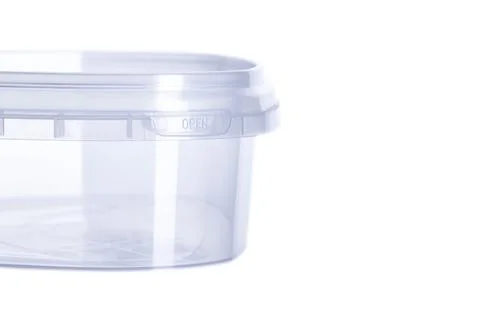 Transparent plastic triangular container with transparent lid - 500 ml, trian Foto stock