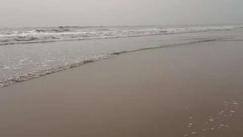 Transparent Sea Waves Revealing Sandy Bottom in Slow Motion 스톡 동영상 331114232