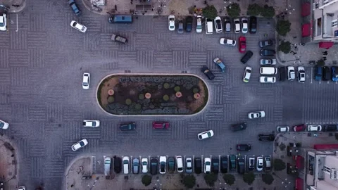 Transport in the city square Stock-Footage 168555057
