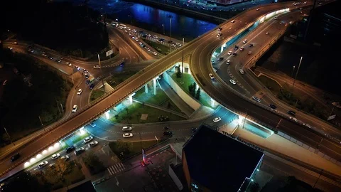 Transport interchange. Evening traffic. Ring road. Sochi Vidéo 98649882