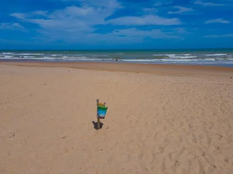 Trash on the beach. Foto stock